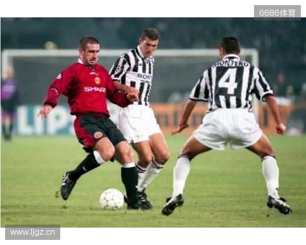 曼晚：阿马德可胜任右翼卫位置，但曼联需再引进一名左翼卫