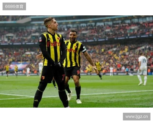 世体：巴萨不想让贝尔纳尔重蹈覆辙；球员团队冬窗会做评估