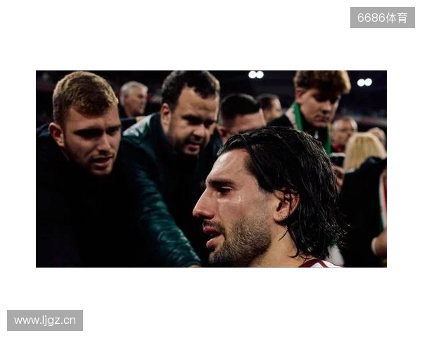 从天堂到地狱,索博在2-1领先后疯狂庆祝,被绝杀后伤心落泪 从天堂到地狱,索博在2-1领先后疯狂庆祝,被绝杀后伤心落泪