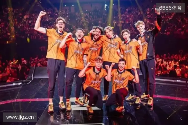 西德汇报：阿德耶米真正想去的俱乐部仅2家，为利物浦和皇马